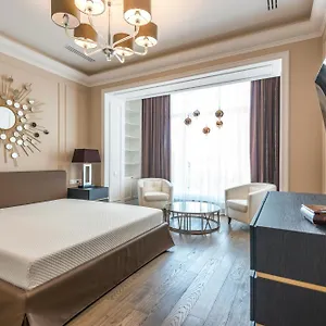 **** Hotel Near Airport India