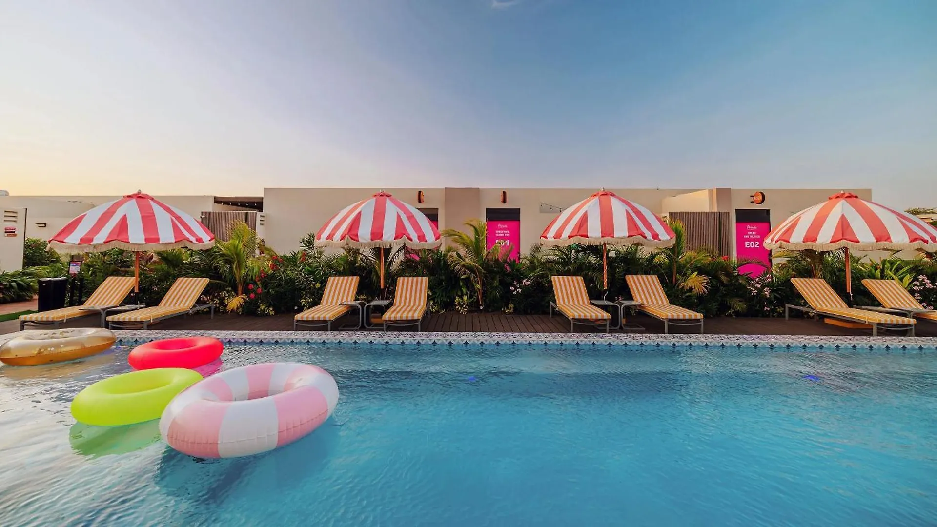 Privada Stays - Lofts With Private Pool And Oasis, Near Eagle Beach Palm Beach